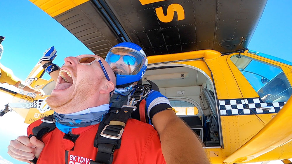 Noel-Philips-vlogger-Skydiving – TRBusiness Philips has been fascinated by all things aviation since he was a child and obtained his private pilots license at the age of 19. – TRBusiness