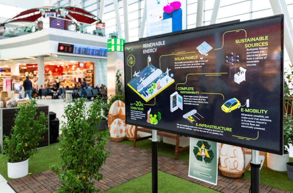 Budapest Airport sustainability month 2_ccexpress – TRBusiness Budapest Airport created a tranquil ‘green space’ in the centre of the SkyCourt during April to allow passengers to reflect on a greener future and raise awareness of the airport’s sustainability mission along with key retail partners. – TRBusiness