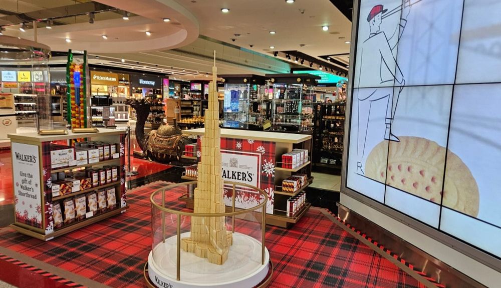 Walkers Shortbread Dubai Duty Free pop-up2 – TRBusiness Walker – TRBusiness's Shortbread Dubai Duty Free festive pop-up