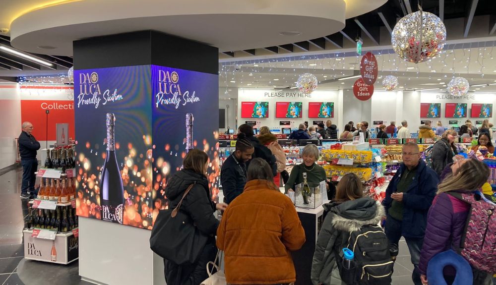 Accolade Wines Da Luca promotion Gatwick – TRBusiness Accolade Wines Da Luca prosecco promotion Gatwick Airport – TRBusiness