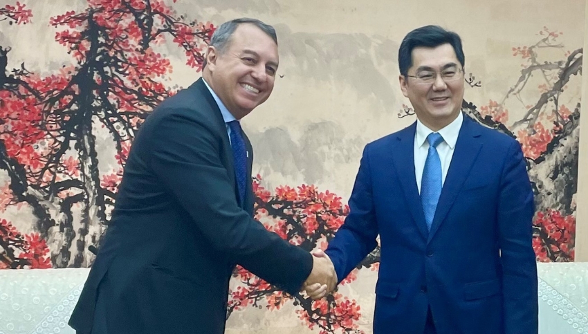 ACI World Director General Luis Felipe de Oliveira meets with Acting Mayor of Guangzhou Mr Sun Zhiyang – TRBusiness ACI World Director General Luis Felipe de Oliveira meets with Acting Mayor of Guangzhou Mr Sun Zhiyang – TRBusiness