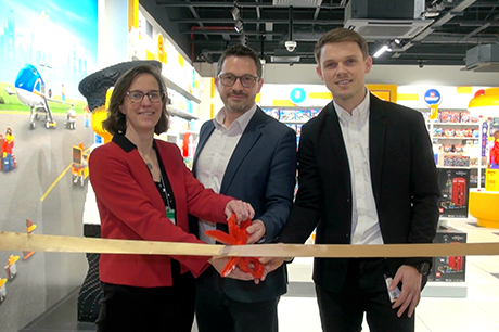 LLA-ribbon-cut-Lagardere-Lego – TRBusiness Lego at Luton Airport – TRBusiness