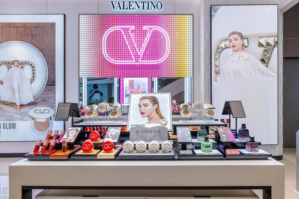 Valentino-Beauty-Sanya – TRBusiness – TRBusiness