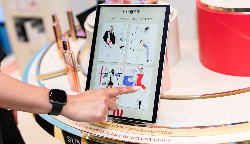 Lancome Beauty Never Stops Paris guide – TRBusiness Lancôme Beauty Never Stops Paris Summer Guide – TRBusiness
