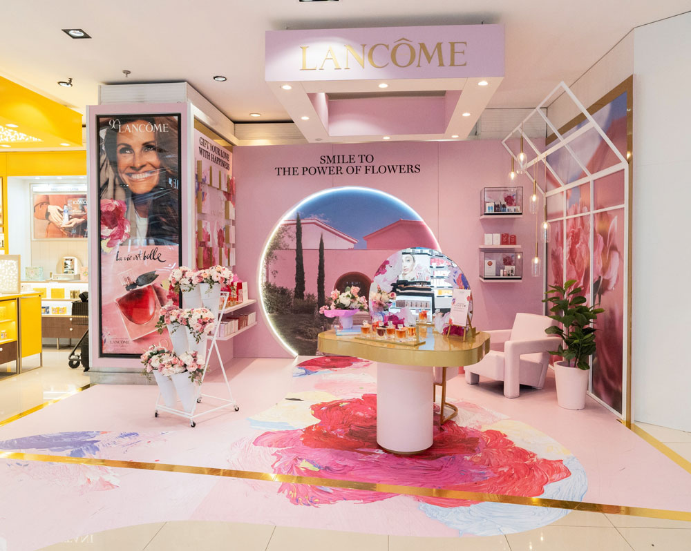 Lancôme Travel Retail Americas marks Mother's Day with 'Smile to