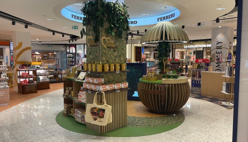 Ferrero Nice Airport Quality at Heart hazelnut installation – TRBusiness Ferrero Quality at Heart Nice Airport hazelnut activation