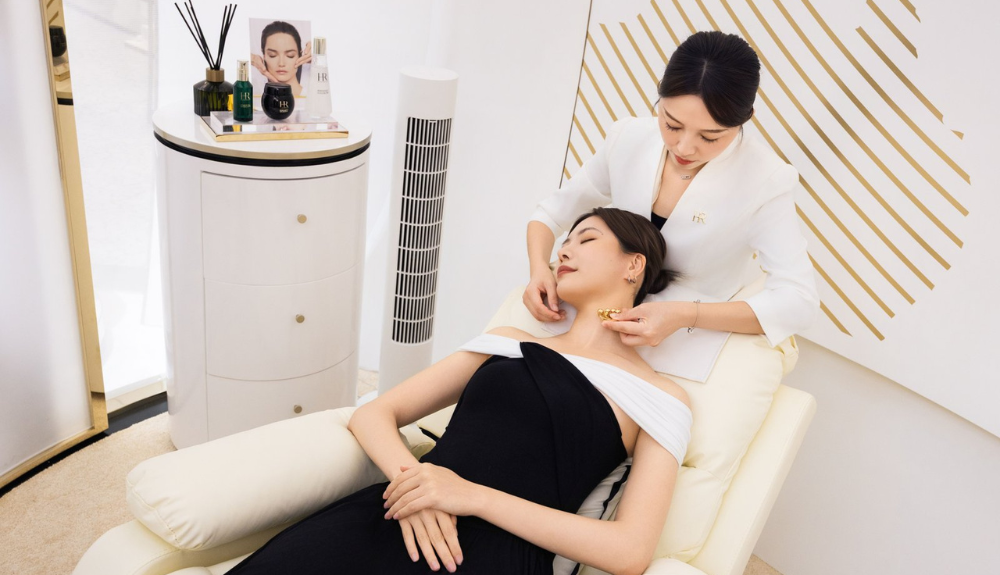 Helena Rubinstein debuts Travel Like Helena at DFS Macau