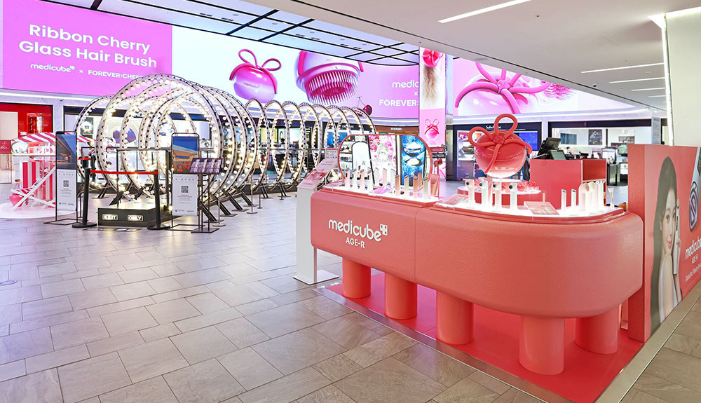 Shinsegae-Duty-Free-opens-Medicube-Forever-Cherry-pop-up2 – TRBusiness Shinsegae Duty Free opens Medicube Forever Cherry pop-up