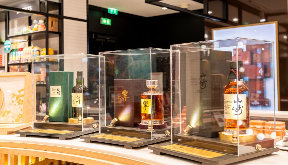 The House of Suntory Paris CDG whisky showcase – TRBusiness The House of Suntory Paris CDG whisky showcase