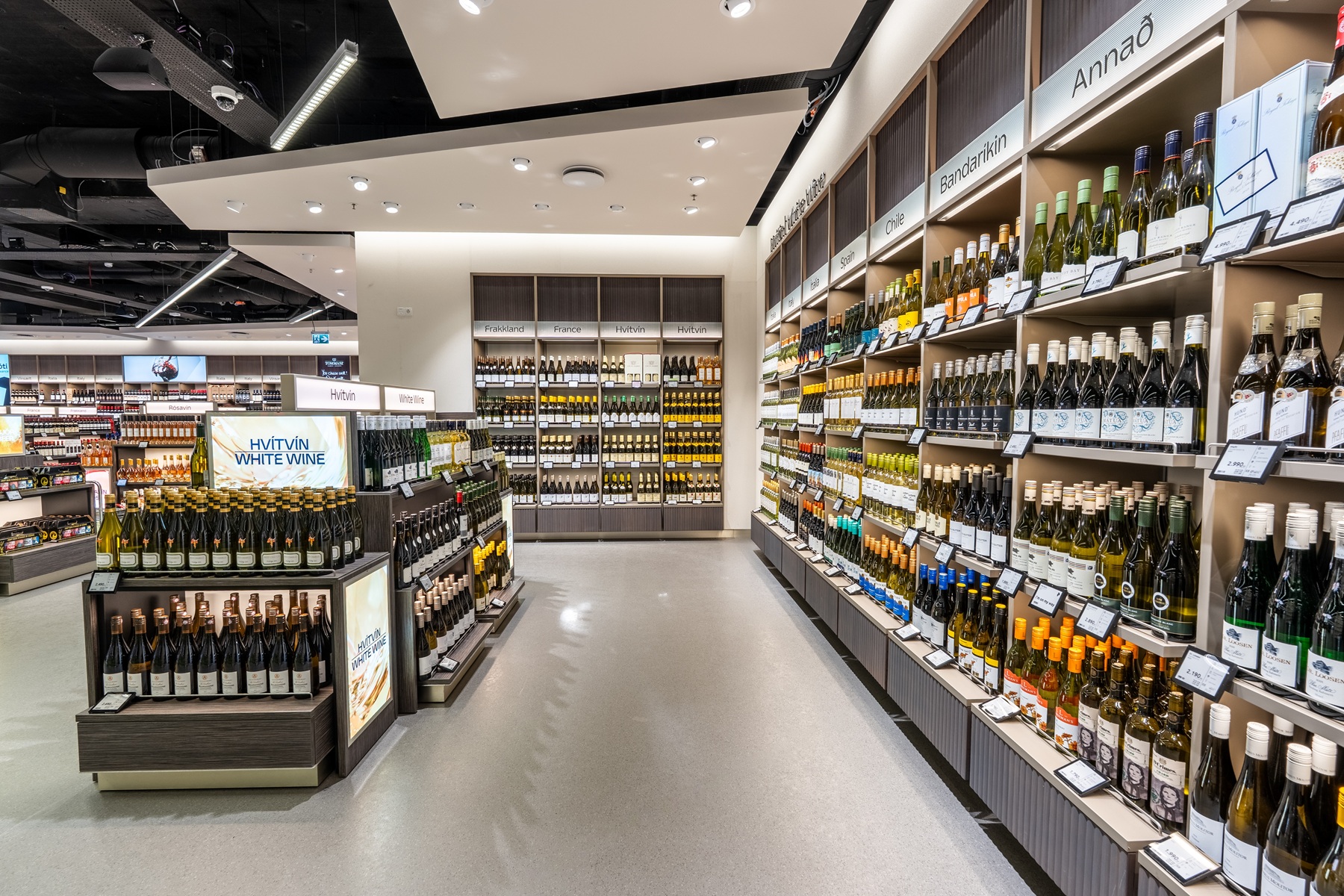 Heinemann Iceland Island Duty Free wine Arrivals offer – TRBusiness Ísland Heinemann Iceland local