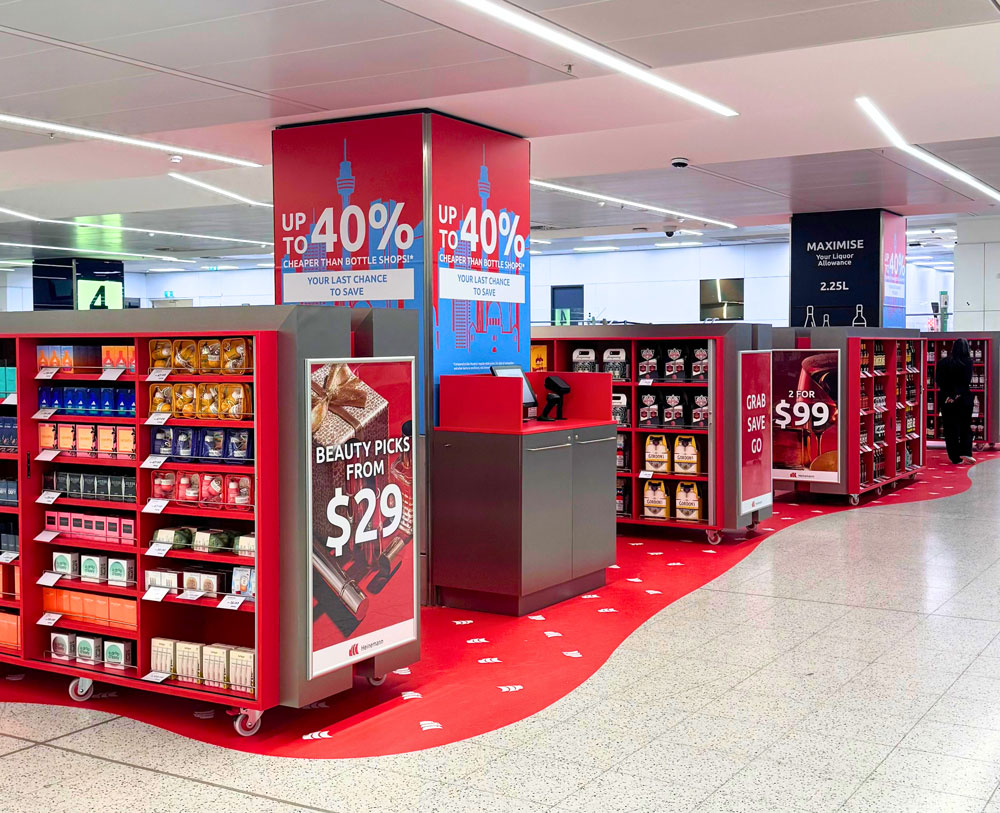 SYD-x-Heinemann-Australia-arrivals-store-at-baggage-reclaim3 – TRBusiness Arrivals store at Sydney Airport baggage hall.